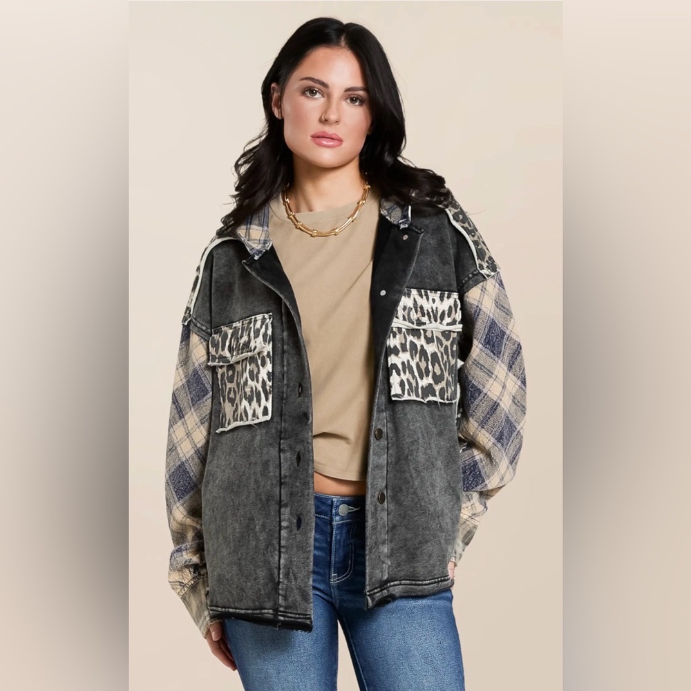 Gilded Intent Mixed Cheetah Hooded Shacket Blk Washed